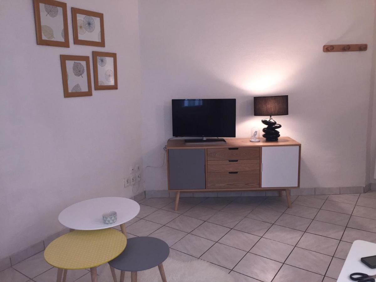 Studio Centre Avec Terrasse Avignon Bagian luar foto